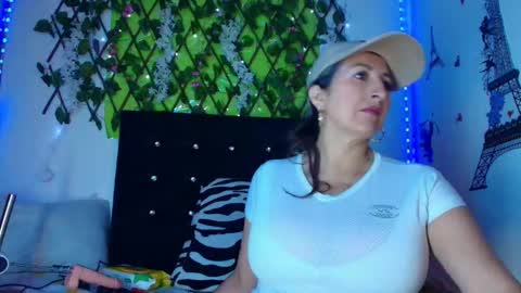 Snapshot of any_mour chatting on 8, 2, 2026 any mour online show from 8, 2, 2026