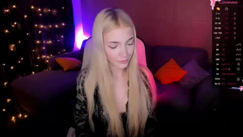Snapshot of anyataylorr chatting on 10, 10, 2025 Anya online show from 10, 10, 2025