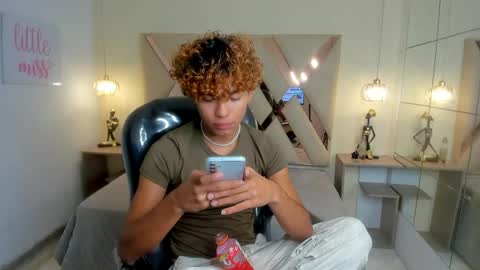 anyelotwink online show from 17, 3, 2026