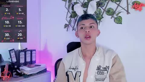 Snapshot of apolo_prince1 chatting on 17, 4, 2026 Apolo online show from 17, 4, 2026