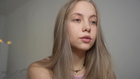  REYNA  my friend   online show from 16, 1, 2025