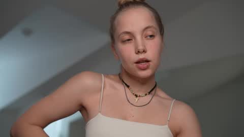  REYNA  my friend   online show from 15, 2, 2025