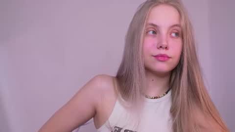  REYNA  my friend   online show from 6, 3, 2025