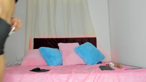Snapshot of apriil_moon1 chatting on 17, 9, 2025 april online show from 17, 9, 2025