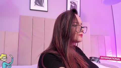 Snapshot of april_bowie chatting on 8, 3, 2025 April online show from 8, 3, 2025