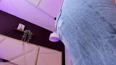 April online show from 26, 11, 2025