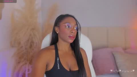 Snapshot of april_ebony18_ chatting on 16, 7, 2026 April online show from 16, 7, 2026
