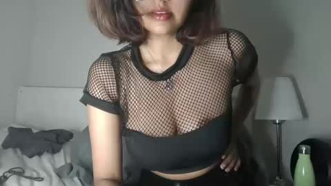 Snapshot of aproditelily495 chatting on 10, 2, 2025 LilyinTheWild online show from 10, 2, 2025