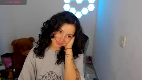 aqua emilly online show from 13, 4, 2026