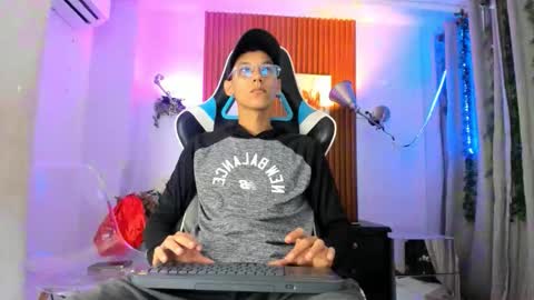 Snapshot of aquarius_xxx chatting on 17, 10, 2025 aquarius_xxx online show from 17, 10, 2025