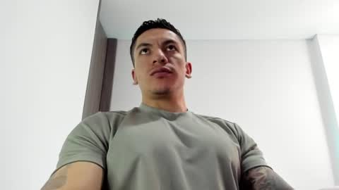 Snapshot of aquiles_51 chatting on 7, 7, 2026 Jonathan online show from 7, 7, 2026