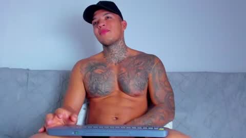 Snapshot of aquiles_elpapi chatting on 16, 7, 2026 AquilesElpapi online show from 16, 7, 2026