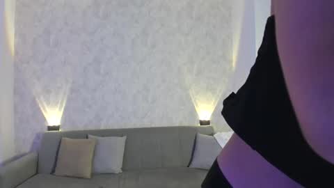    online show from 13, 12, 2025