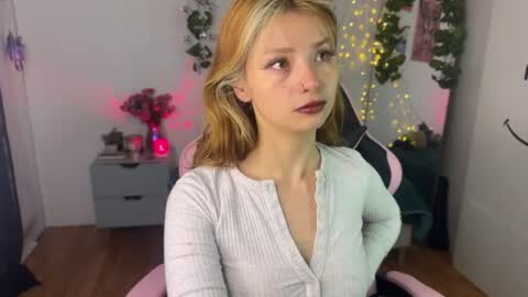 Snapshot of ari_kat666 chatting on 25, 7, 2026 ari online show from 25, 7, 2026