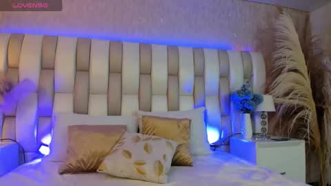 ari_lynn_ online show from 27, 11, 2025