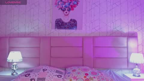 Snapshot of ari_sunshine chatting on 5, 1, 2025 Ari online show from 5, 1, 2025