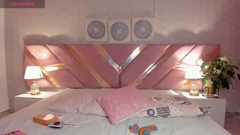 Snapshot of ari_sunshine chatting on 4, 2, 2025 Ari online show from 4, 2, 2025