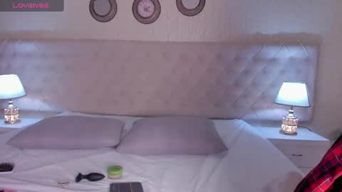 Snapshot of ari_sunshine chatting on 5, 2, 2025 Ari online show from 5, 2, 2025