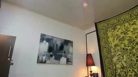 aria y orien  online show from 20, 10, 2025