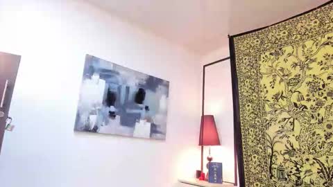 aria y orien  online show from 30, 10, 2025