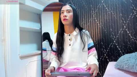 Aria Millers  online show from 24, 9, 2025