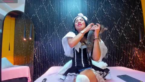 Aria Millers  online show from 9, 10, 2025