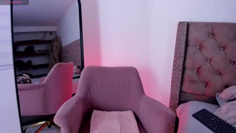 Snapshot of aria_sweetling chatting on 1, 10, 2025 Ari online show from 1, 10, 2025