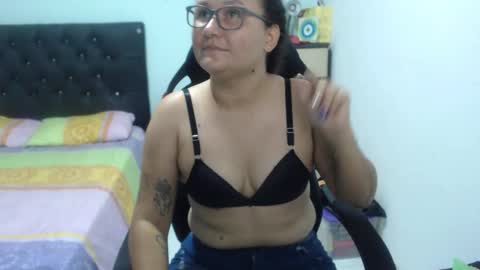 ...Ariana... online show from 18, 10, 2025