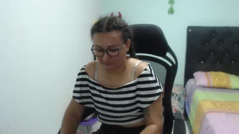 ...Ariana... online show from 20, 10, 2025