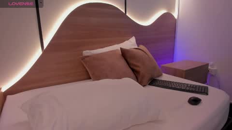 A R I A D N A online show from 12, 4, 2026