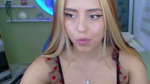 ariah_cute online show from 17, 6, 2026