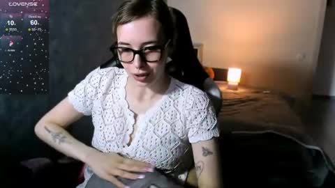 Snapshot of ariamill chatting on 7, 7, 2026 Ari online show from 7, 7, 2026