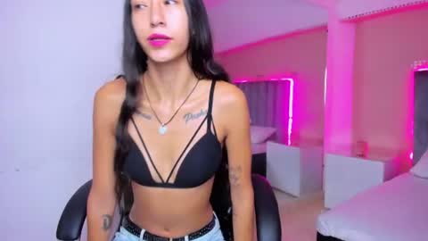 ariana_cri_x online show from 10, 7, 2026