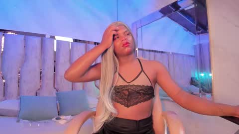 ariana_grande233 online show from 15, 3, 2026