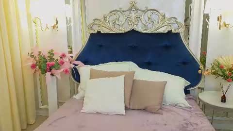 Snapshot of ariana_petite chatting on 15, 6, 2026 Ariana online show from 15, 6, 2026