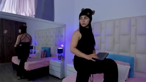  ariana  online show from 29, 11, 2025