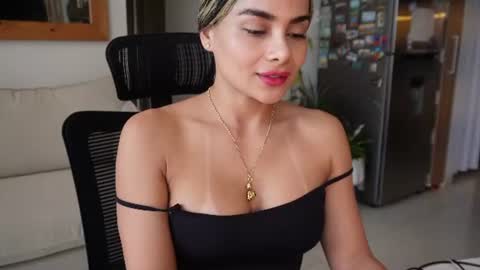 Snapshot of ariana_valdirii chatting on 2, 8, 2026 cristina online show from 2, 8, 2026