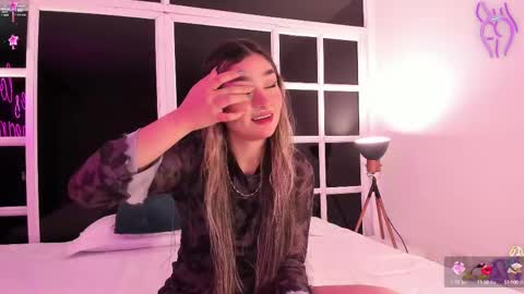 Ari online show from 8, 3, 2025