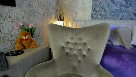 Arianna Collins online show from 21, 2, 2026