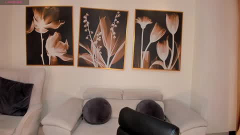 Ariana Bell online show from 4, 4, 2026