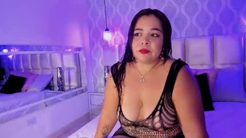 Snapshot of arianaemerald_ chatting on 2, 12, 2025 Ariana Emerald online show from 2, 12, 2025