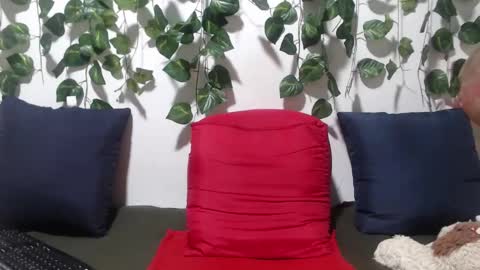 Snapshot of arianasanz1 chatting on 5, 2, 2025 arianasanz1 online show from 5, 2, 2025