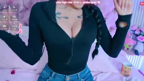 arianawest_ online show from 13, 5, 2026