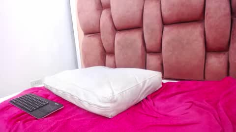 arianna pearl online show from 11, 10, 2025