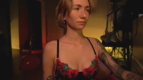 Snapshot of arianna_richi chatting on 14, 2, 2025 Olivka online show from 14, 2, 2025