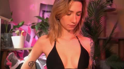 Snapshot of arianna_richi chatting on 6, 3, 2026 Olivka online show from 6, 3, 2026