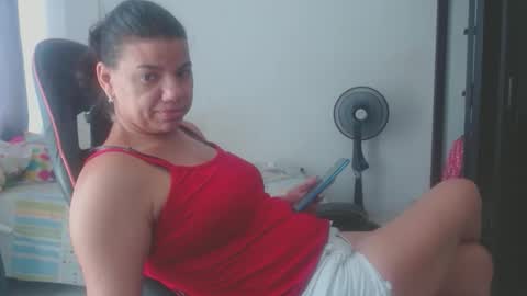 Snapshot of ariannaloovel chatting on 29, 4, 2026 ariannaloovel online show from 29, 4, 2026
