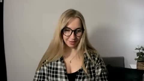 Snapshot of ariaswan chatting on 15, 3, 2026 Aria online show from 15, 3, 2026