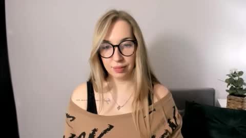 Snapshot of ariaswan chatting on 20, 3, 2026 Aria online show from 20, 3, 2026