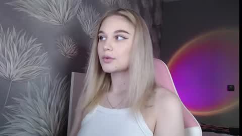 ariavelvets online show from 10, 6, 2026